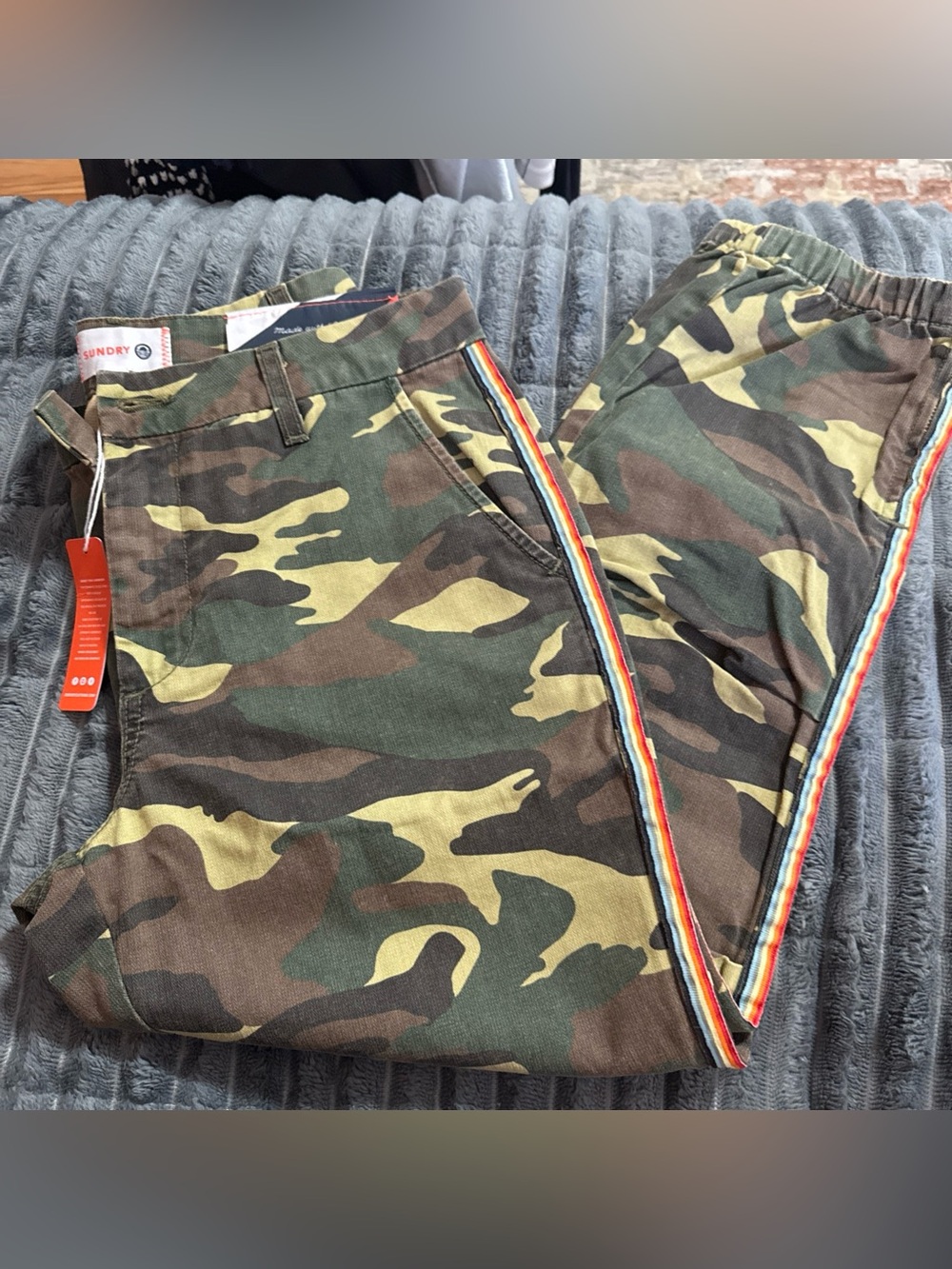 Sundry Jogger Pants Green Camouflage Cotton Twill Side Rainbow Stripe NWT Sz 27